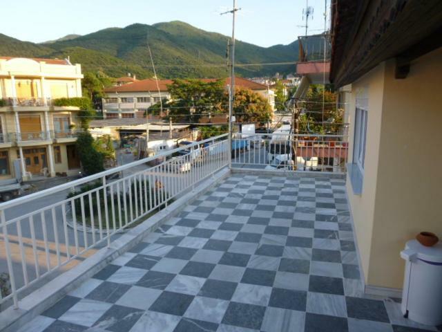 Dimitris Appartment สตาวรอส ภายนอก รูปภาพ