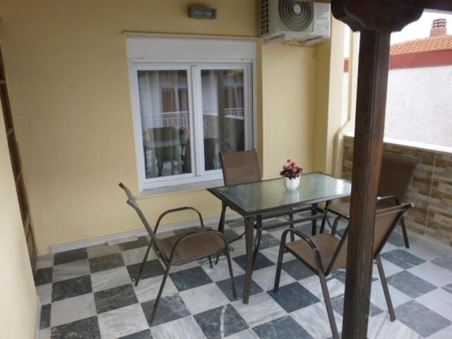 Dimitris Appartment สตาวรอส ภายนอก รูปภาพ